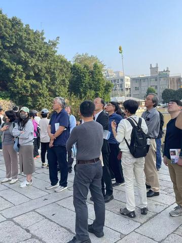 Tour (4)